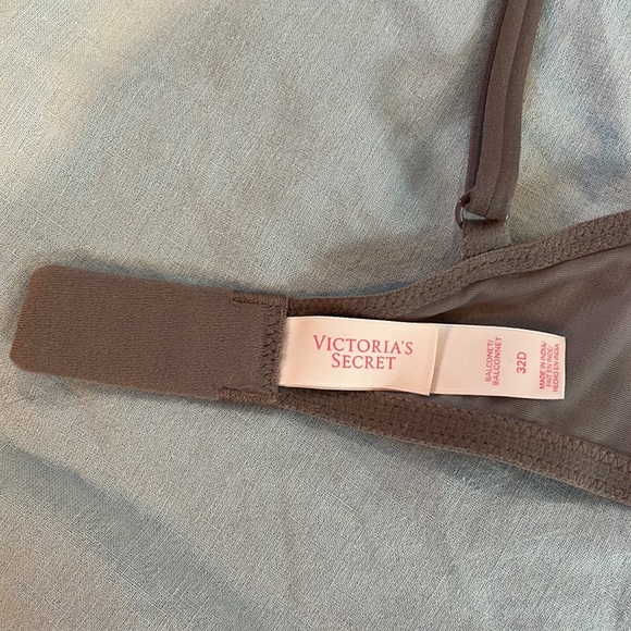 Victoria’s Secret Balconet Bra | 32D - Picture 4 of 4